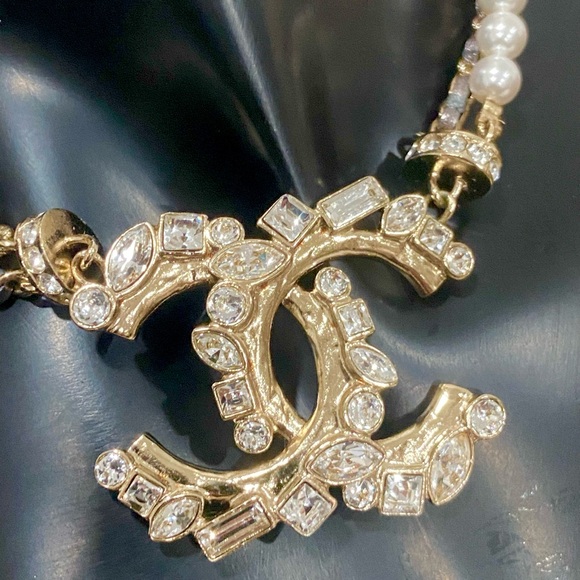 Chanel X Large Crystals CC pearl / iridescent double chains Necklace - Picture 2 of 7